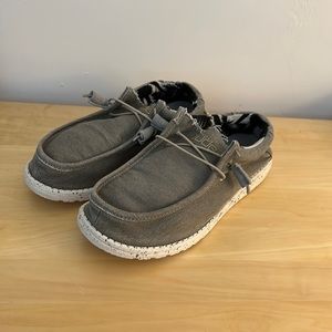 Wally Stretch Hey Dude’s